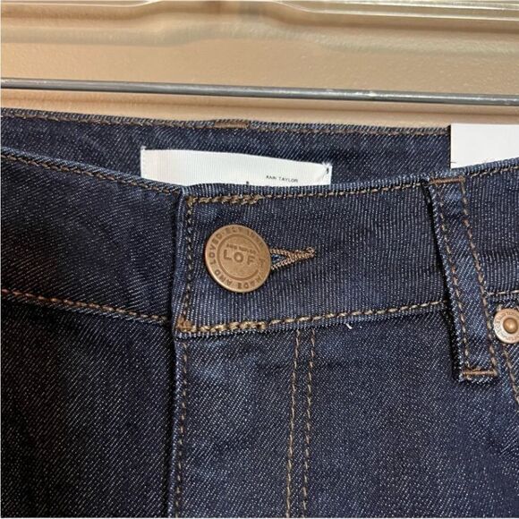 NWT! Loft dark wash curvy skinny jeans. - Picture 3 of 11